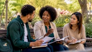 Rôle du management transversal : guide 2026
