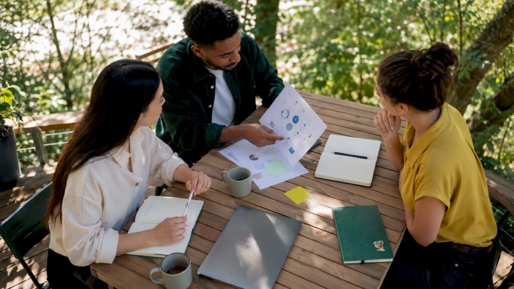 Rencontre entre professionnels au sein de l’entreprise